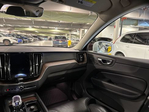 Certified 2023 Volvo XC60 B5 Ultimate w/ Climate Package AWD/4WD image 24