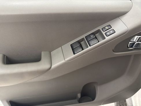 Used 2012 Nissan Frontier SV RWD image 34
