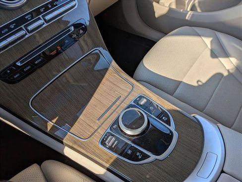Used 2019 Mercedes-Benz GLC 350e 4MATIC image 11