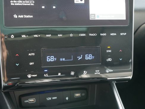 Used 2023 Hyundai Tucson Limited image 23