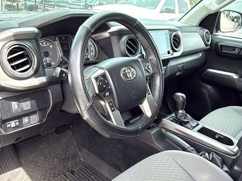Used 2022 Toyota Tacoma SR5 RWD image 22