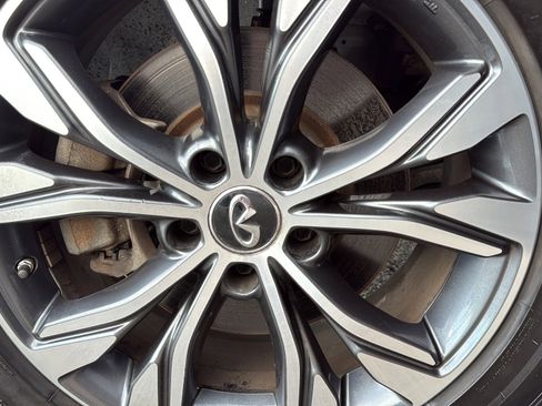 Used 2018 INFINITI QX30 Premium w/ Navigation Package image 38