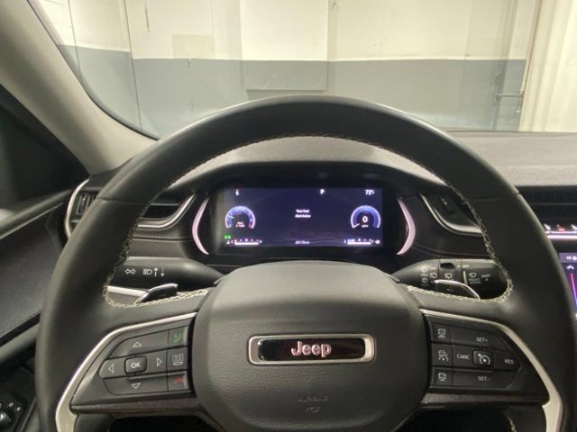 Used 2023 Jeep Grand Cherokee L Laredo w/ Luxury Tech Group I AWD/4WD image 14
