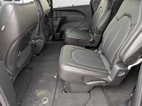New 2026 Chrysler Pacifica Select w/ S Appearance Package image 15