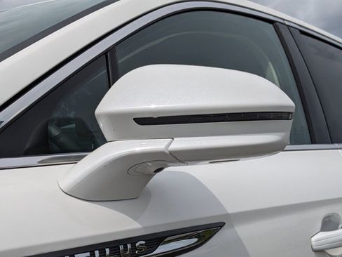 Certified 2023 Lincoln Nautilus Reserve w/ Equipment Group 201A image 15