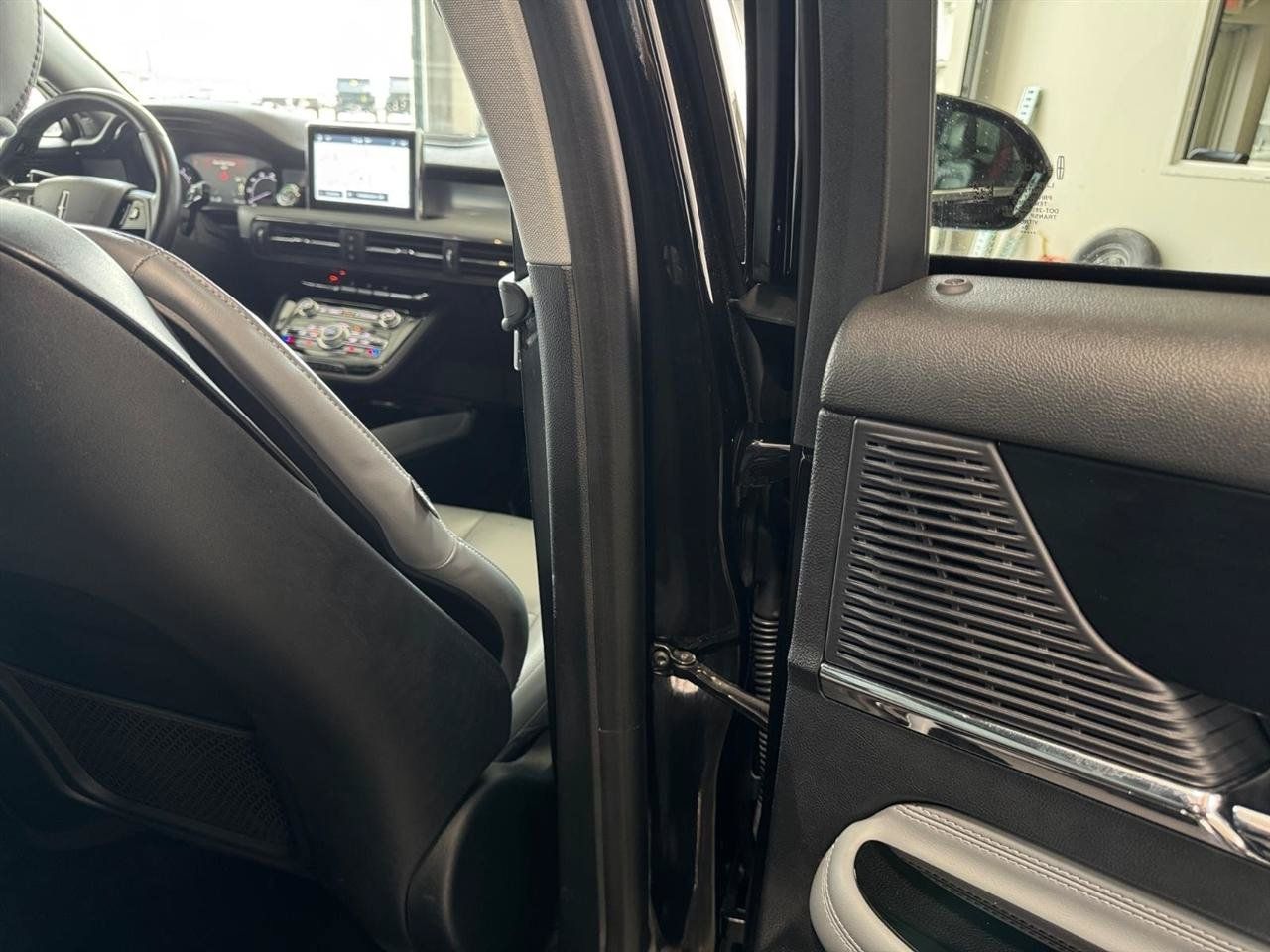 Used 2021 Lincoln Corsair AWD w/ Towing Package I image 28