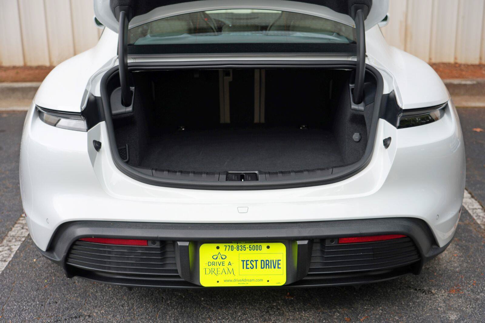 Used 2022 Porsche Taycan RWD image 10