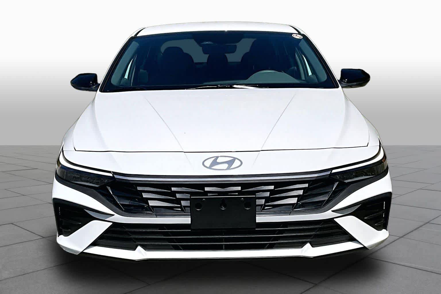 Used 2026 Hyundai Elantra Sport FWD image 4