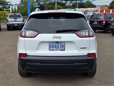 Used 2019 Jeep Cherokee Latitude Plus image 4