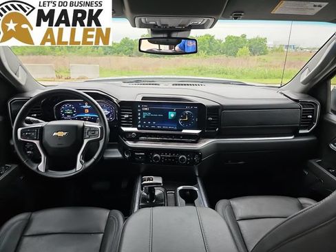 Used 2025 Chevrolet Silverado 1500 LTZ AWD/4WD image 19