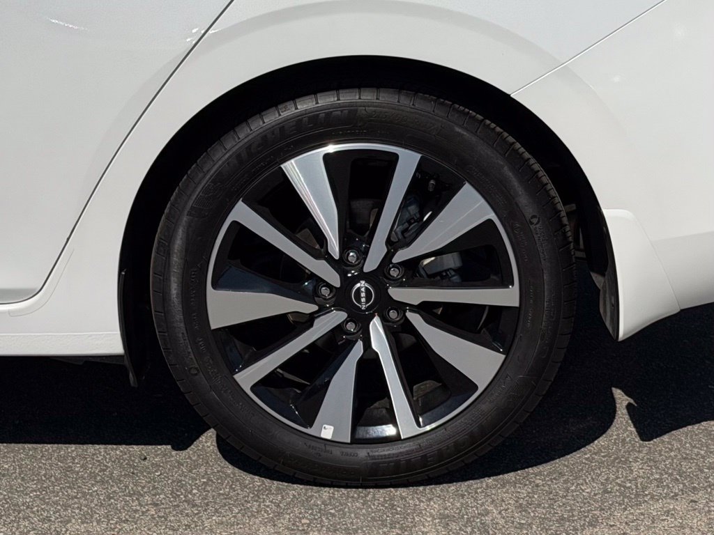 Certified 2025 Nissan Sentra SV w/ SV Premium Package FWD image 9