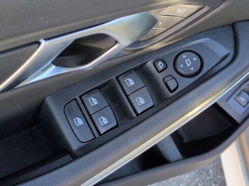 Certified 2024 BMW 330i Sedan w/ Premium Package image 15