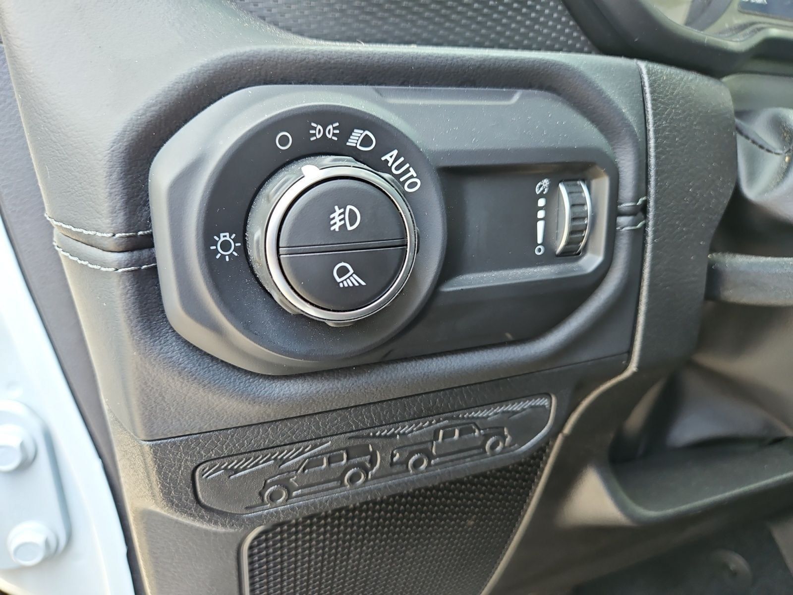 Used 2026 Jeep Gladiator Mojave AWD/4WD image 23