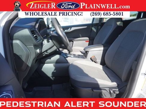Used 2021 Ford Escape SE image 16