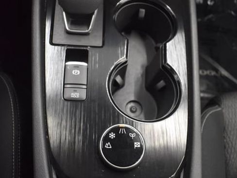 Used 2025 Nissan Rogue SV AWD/4WD image 28