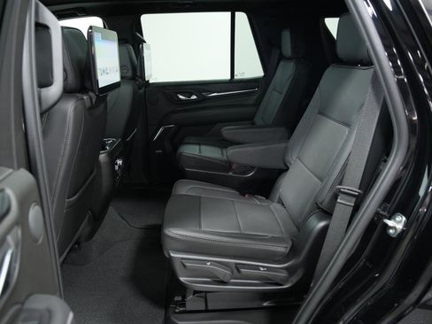 Used 2024 GMC Yukon Denali w/ Advanced Technology Package image 27