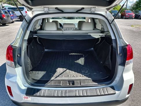 Used 2011 Subaru Outback 2.5i Premium AWD/4WD image 22