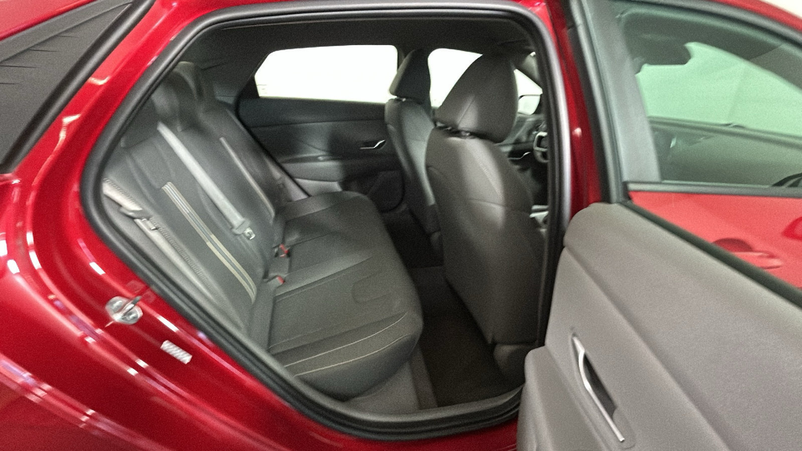 Used 2023 Hyundai Elantra SEL w/ Convenience Package FWD image 34