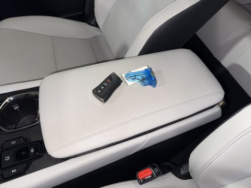 Used 2025 Lexus RX 350 Premium w/ Accessory Package (Z1) FWD image 16
