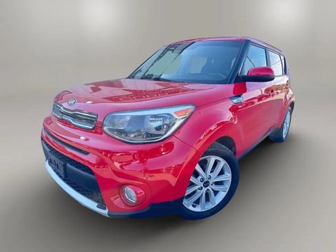 Used 2018 Kia Soul + FWD image 2