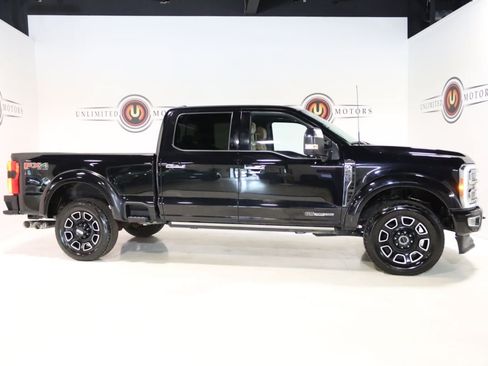 Used 2023 Ford F250 Platinum w/ FX4 Off-Road Package AWD/4WD image 5