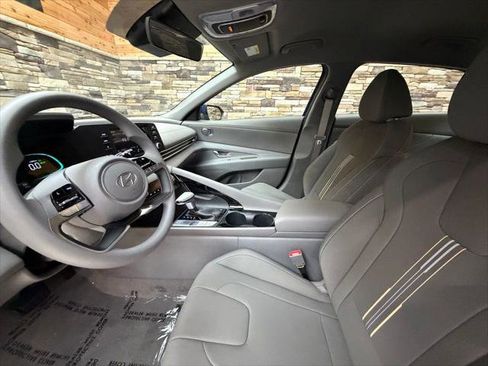 New 2026 Hyundai Elantra Hybrid FWD image 11