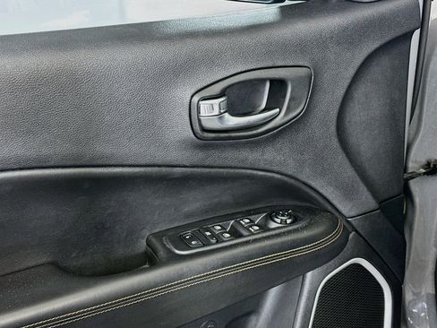 Used 2019 Jeep Compass Limited FWD image 15