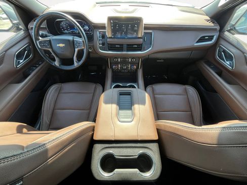 Used 2022 Chevrolet Tahoe High Country image 3