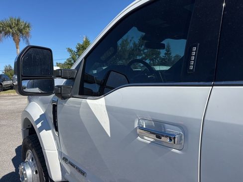Certified 2020 Ford F450 Platinum w/ FX4 Off-Road Package image 16