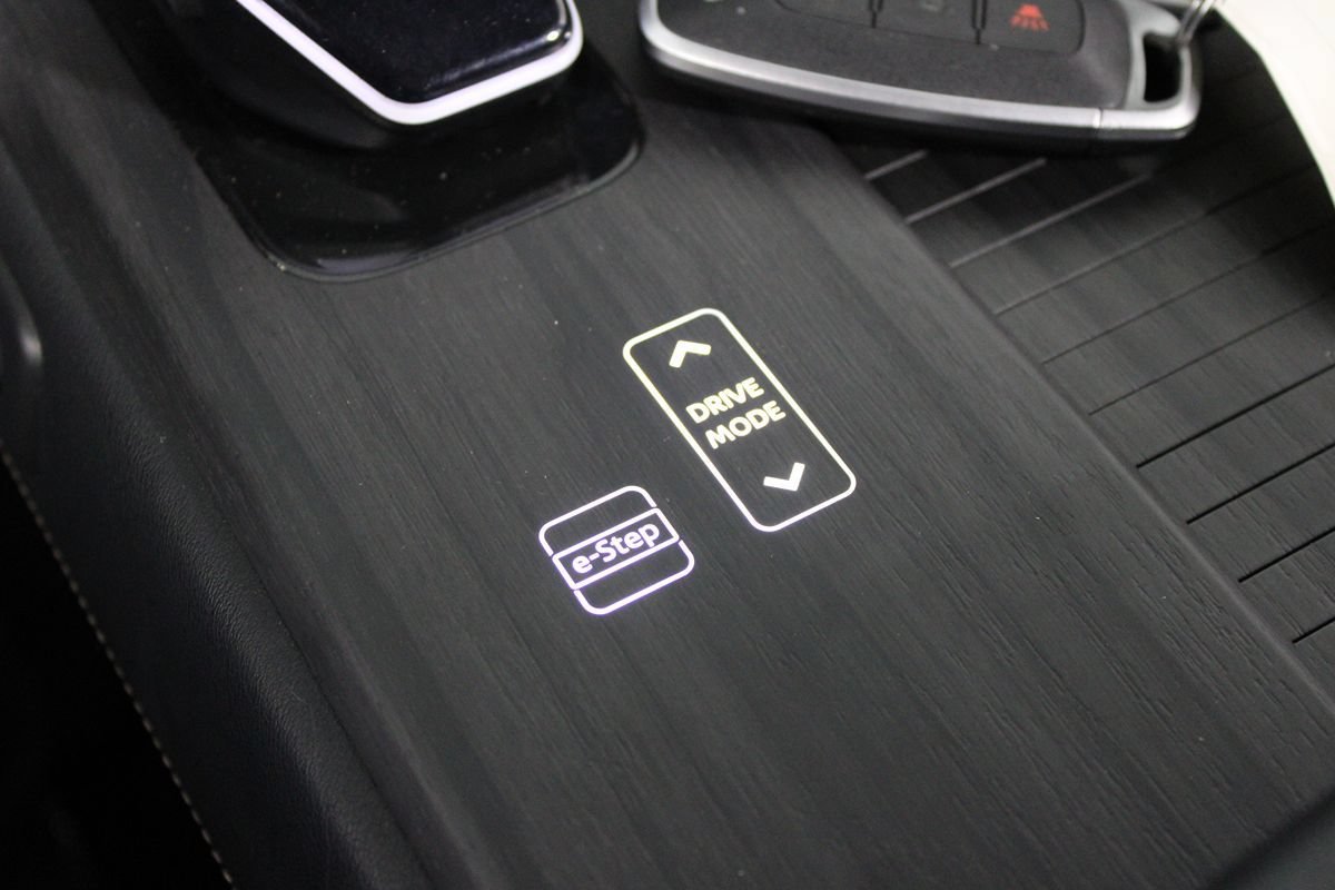 Used 2023 Nissan Ariya FWD image 15