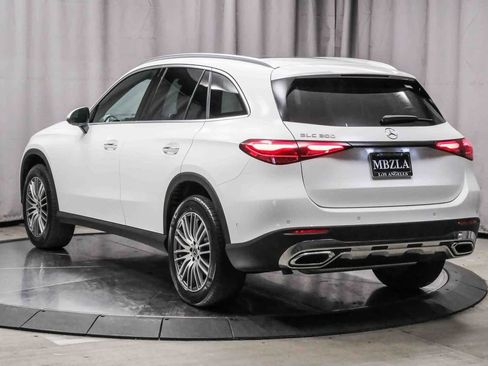 Certified 2025 Mercedes-Benz GLC 300 image 2