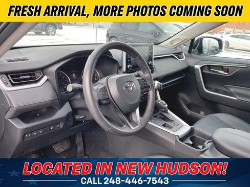 Used 2020 Toyota RAV4 XLE Premium image 10