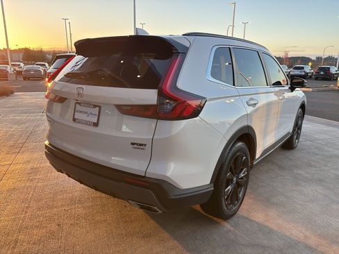 Used 2023 Honda CR-V Sport Touring image 5