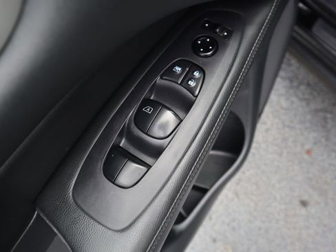 Used 2020 Nissan Pathfinder S image 15