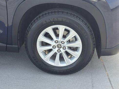 Used 2024 Toyota Grand Highlander AWD image 9