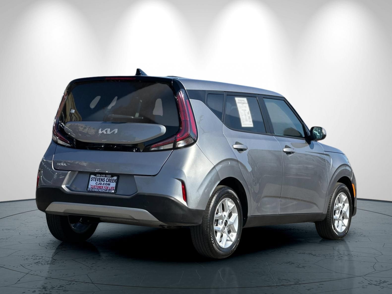 Used 2025 Kia Soul LX w/ LX Technology Package FWD image 4