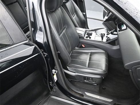Used 2020 Land Rover Range Rover Velar S image 19