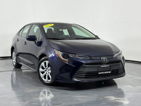 Used 2024 Toyota Corolla LE FWD image 2