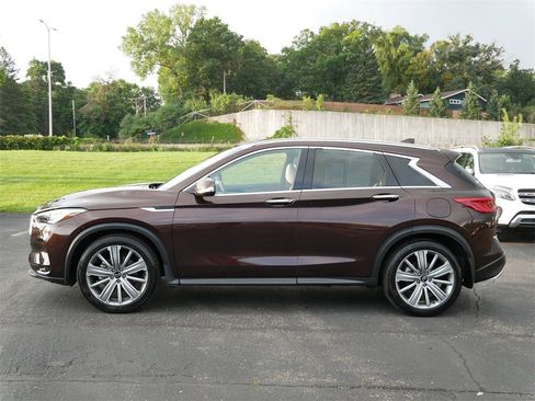Used 2021 INFINITI QX50 Sensory image 3