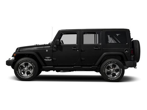 Used 2016 Jeep Wrangler Unlimited Sahara AWD/4WD image 3