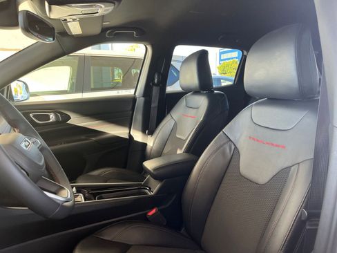 Used 2025 Jeep Compass Trailhawk w/ Trailer Tow Group image 36