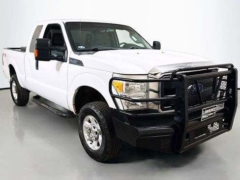 Used 2015 Ford F250 XL w/ XL Appearance Package AWD/4WD image 3
