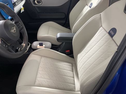 Certified 2025 MINI Cooper S image 9