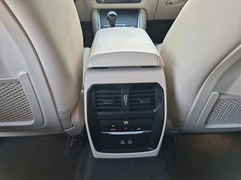 Used 2022 BMW 330i Sedan w/ Driving Assistance Package RWD image 18
