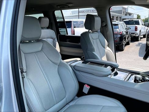 Used 2022 Jeep Wagoneer Series III w/ Flexible Seating Group RWD image 30