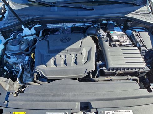 Used 2019 Volkswagen Tiguan SE image 32