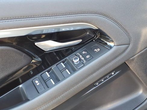 Used 2020 Land Rover Range Rover Evoque SE image 4