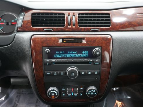 Used 2011 Chevrolet Impala LT w/ Luxury Edition Package image 18