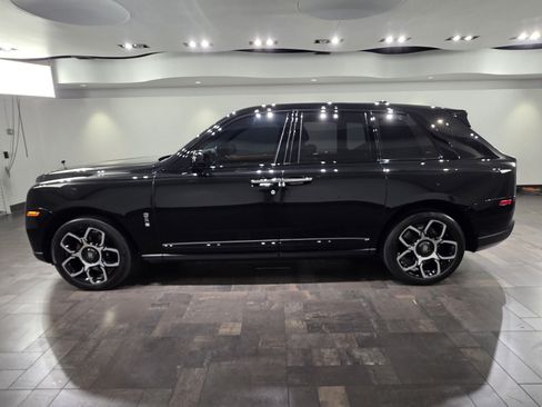 Used 2024 Rolls-Royce Cullinan Black Badge w/ Leather Finishing Pack AWD/4WD image 2
