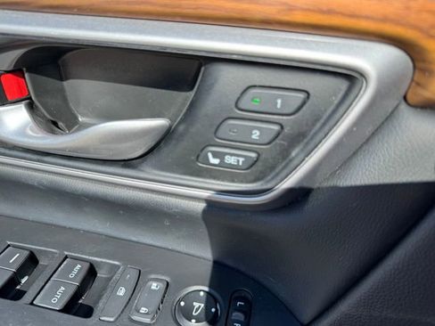Used 2020 Honda CR-V Touring image 6